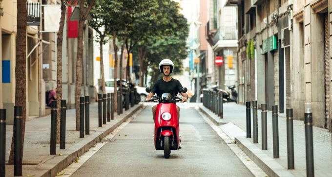 Electric motorbikes hold a range of benefits for urban mobility